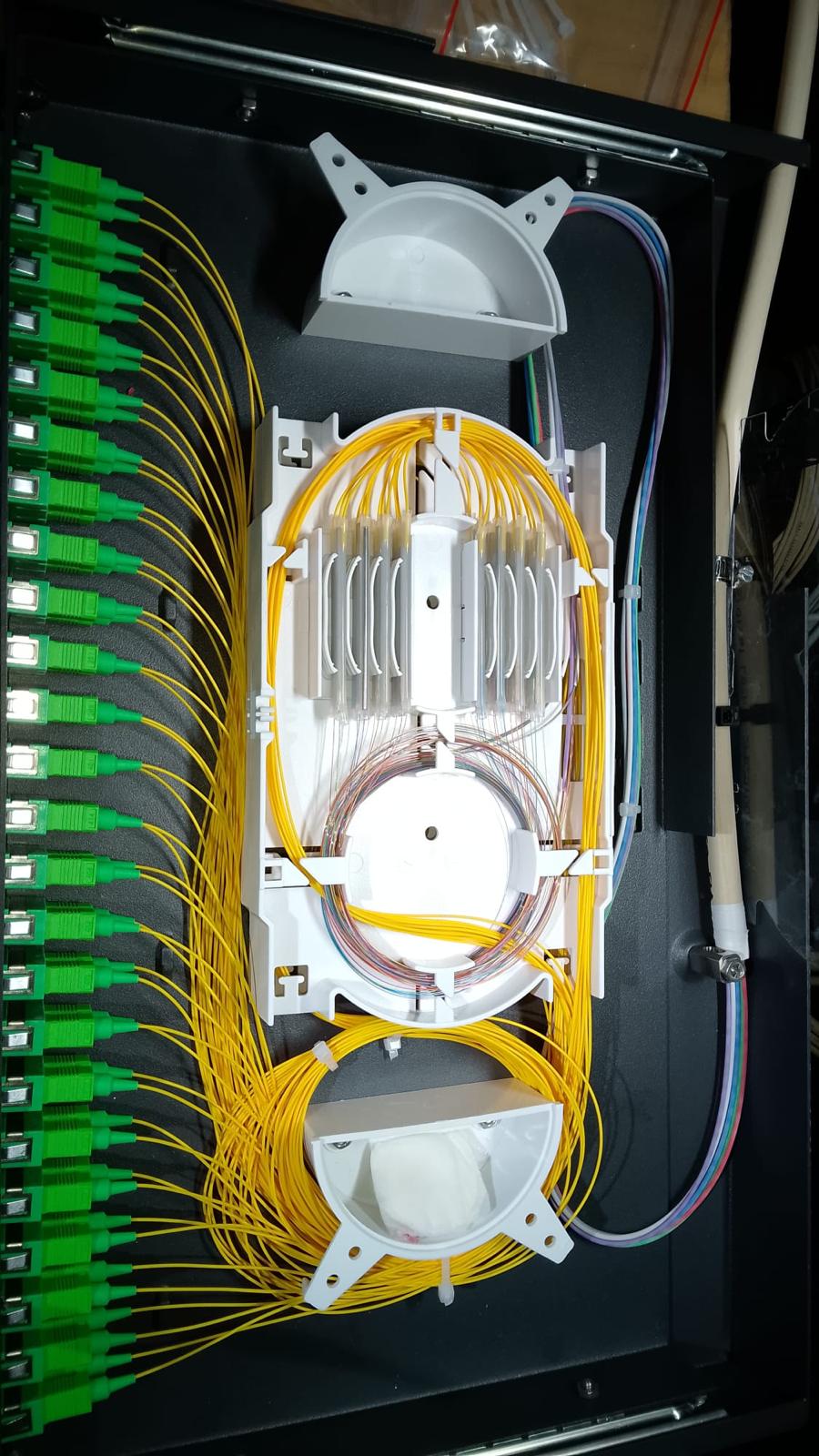 Fusión y conectorización de fibra óptica
